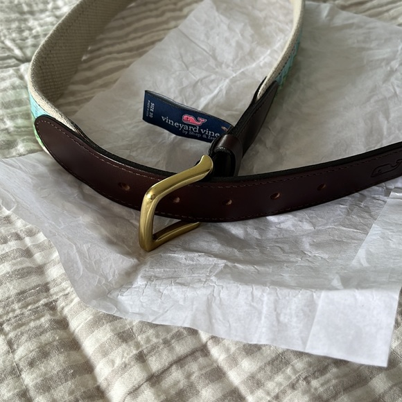 Vineyard Vines Boston Red Sox belt size 30 in excellent condition. - Picture 2 of 4